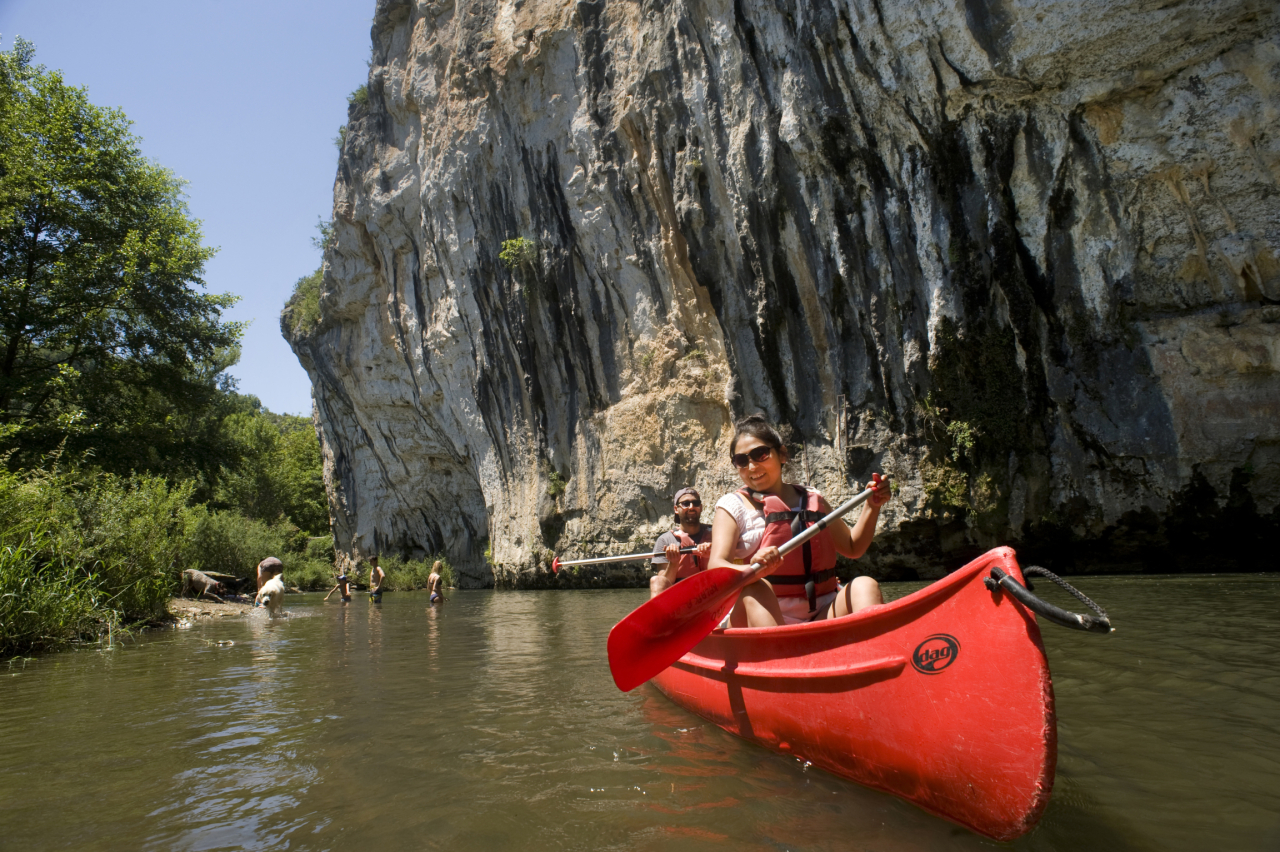 Parc naturel régional - Géoparc mondial UNESCO des Causses du Quercy, Canoé sur le Célé