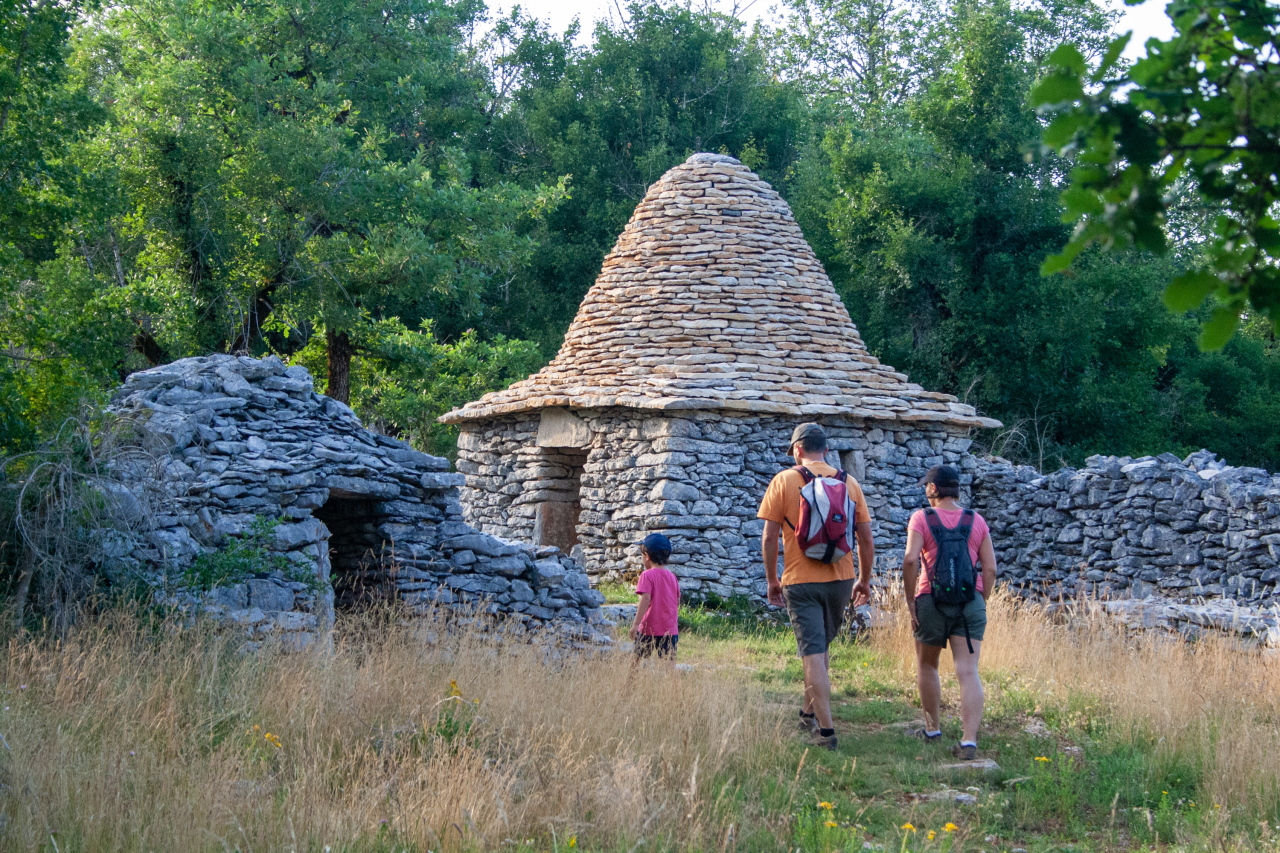 Parc naturel régional - Géoparc mondial UNESCO des Causses du Quercy, Découverte en famille des caselles