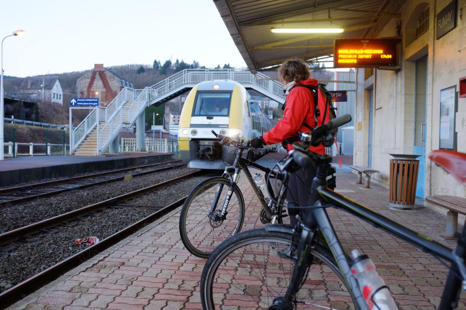 A vélo et en train